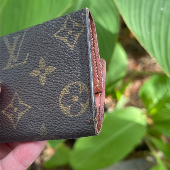 Authentic Vintage Louis Vuitton Monogram Key Holder 6 Keys - Picture 15 of 17